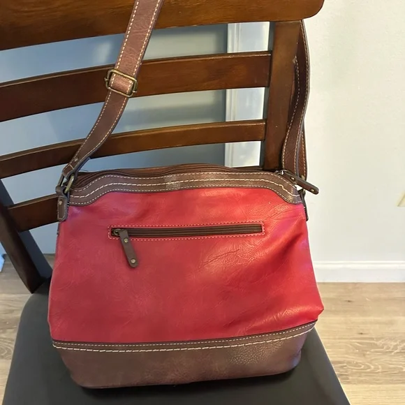 b.o.c. Woven Red and Brown Crossbody Bag - Picture 4 of 9